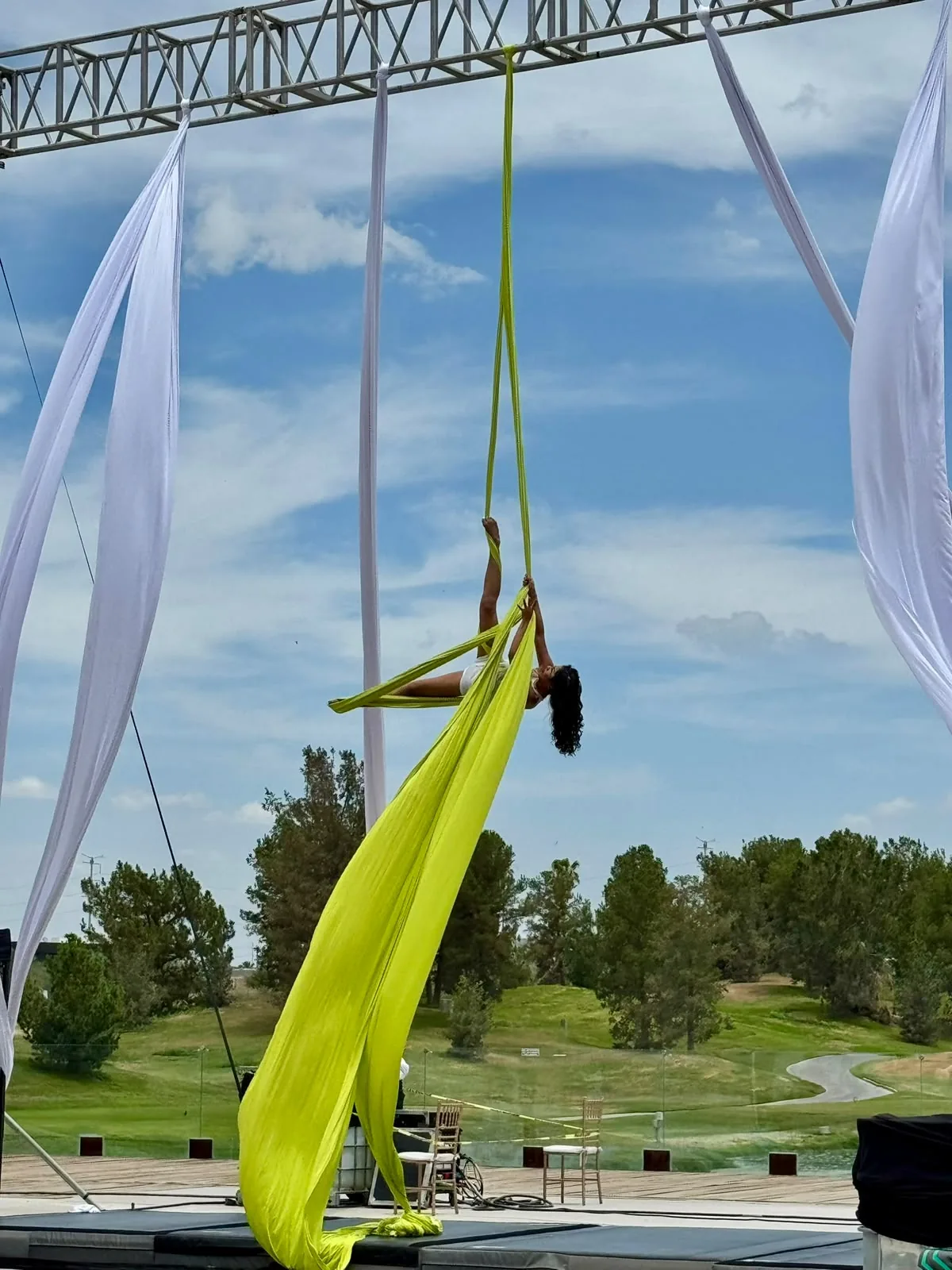 Figura aérea realizada durante una presentación